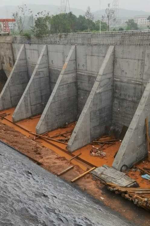 阜阳颍泉区锚杆式挡土墙